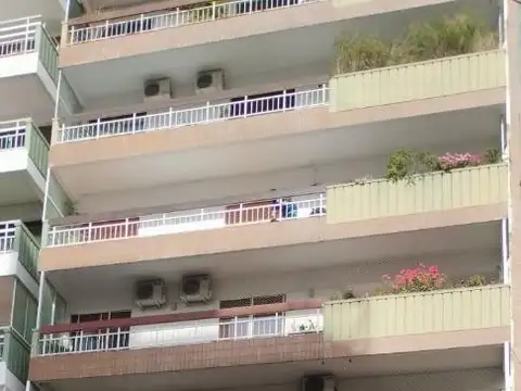 VENTA DEPARTAMENTO 3 AMBIENTES CON AMPLIO PATIO