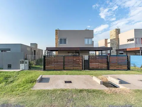 Venta | Casa | 2 Dormitorios | Cochera | Funes | Funes Norte