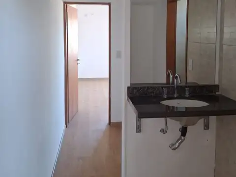 Casa 7 ambientes con 2 baños