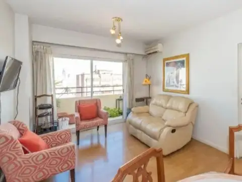 Avenida Hipólito Yrigoyen 3700, Piso 8