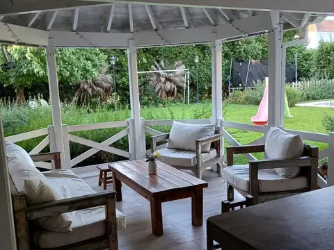 Barrio P Galapagos, Golf Club Corona 2000, Pilar