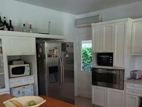 Casa en Alquiler Temporal con 2 cocheras