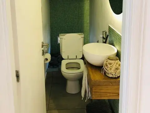 Casa 5 ambientes con 3 baños