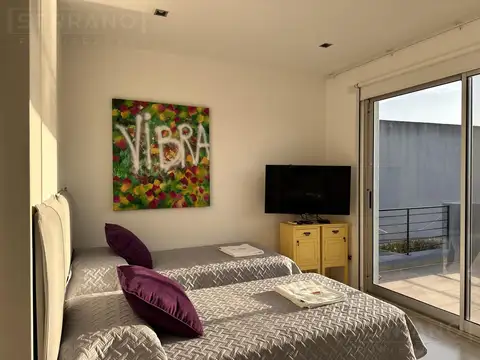 Casa en alquiler anual de 6 ambientes con pileta y vista al lago en La Comarca,General Pacheco Tigre