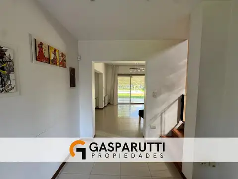 Casa 5 ambientes con 3 baños