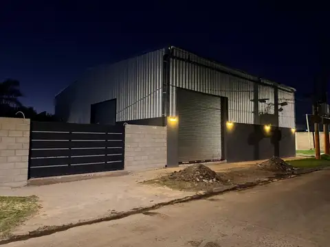 VENTA DE GALPON /DEPOSITO A ESTRENAR, ACCESO R9 