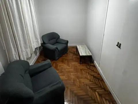 Combate de los Pozos 700, Piso 1