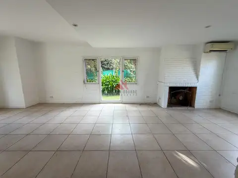 Casa 6 ambientes con 3 baños