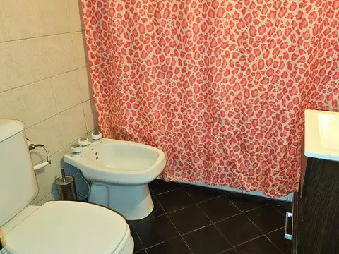 Depto Tipo Casa en Venta en Pompeya, USD 110.000