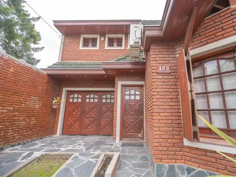 Casa en Venta en Bernal Oeste, USD 213.000