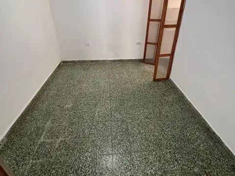 PH de 1 dormitorio c/patio en planta baja en alquiler en La Plata ubicado en calle 17 e/41