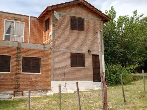Casa 4 ambientes con 1 baño