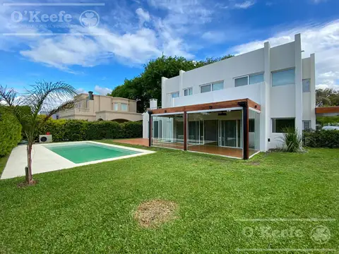 Casa 5 ambientes con 2 baños