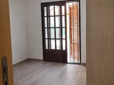 Casa 2 ambientes con 1 baño
