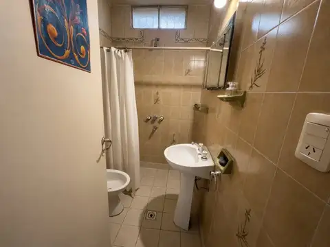 Casa 5 ambientes con 1 baño