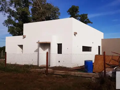Casa en venta - 3 Dormitorios 4 Baños - Cocheras - 600Mts2 - Tiempos de Canning, Guernica