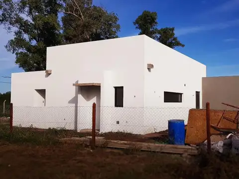Casa en venta - 3 Dormitorios 4 Baños - Cocheras - 600Mts2 - Tiempos de Canning, Guernica