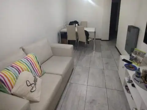 Departamento 6 ambientes con 1 baño