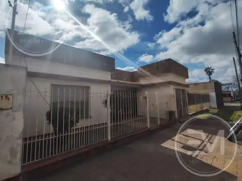 Casa con Departamento en venta en Monte Grande