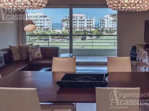 Departamento en Playa Mansa 3 dormitorios 3 baños garage amenities Veramansa