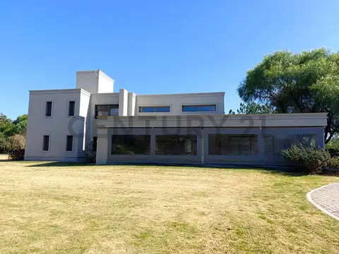 Venta casa 5 dorm con piscina en campos del virrey
