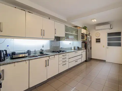 Departamento 5 ambientes con 4 baños