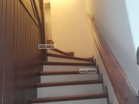 excelente casa municipal liniers, impecable 