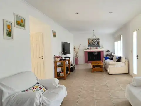 Casa en Venta con 5 cocheras