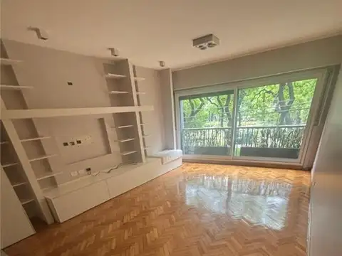 Marcelo T. de Alvear 1100, Piso 1