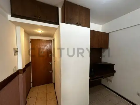 Espora 100, Piso 1