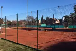 Actividades deportivas futbol, voley, paddle, tenis, hockey en Champagnat Country Club en G.B.A. Zona Norte