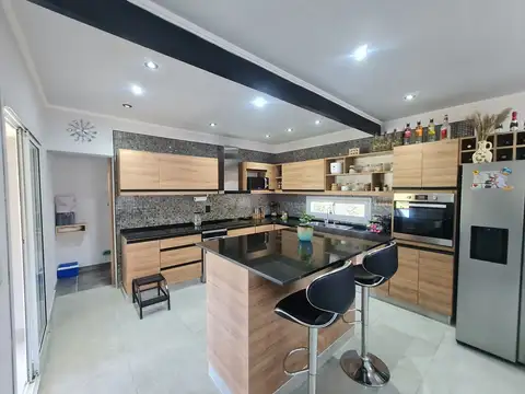 Casa en Venta en Comarcas de Luján, USD 330.000