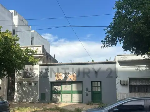 Calle 8 e/ 62 y 63 | CASA A RECICLAR - ZONA FACULTADES