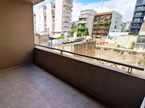 Oficina en alquiiler - 50 m2 - con cochera.-