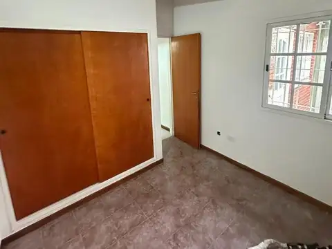 Casa 2 ambientes con 1 baño