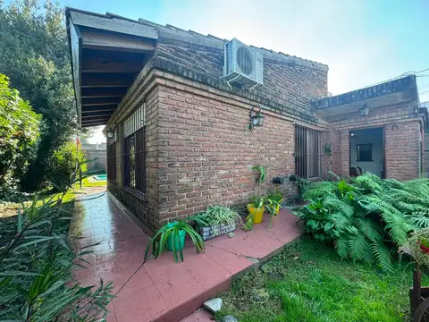 Casa 4 ambientes con 1 baño