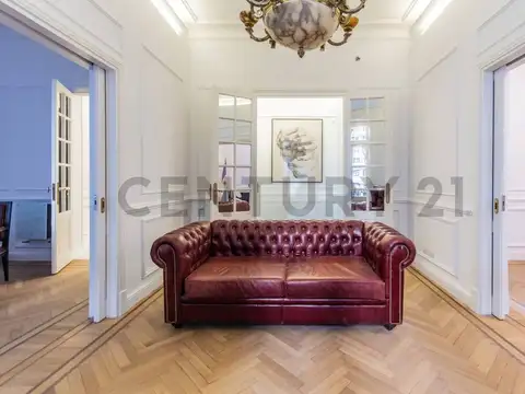 Venta Piso de Estilo Refaccionado a Nuevo Esmeralda y Libertador Retiro