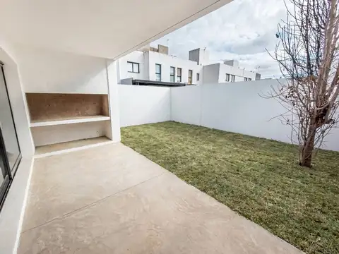 Casa 4 ambientes con 3 baños