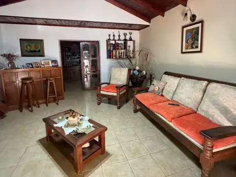 Casa 4 ambientes con 3 baños