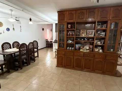 CF1349 - CASA EN VENTA - 3 DORMITORIOS - AV. ARECO Y CENTENARIO