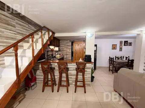 Depto Tipo Casa en Venta de 5 ambientes