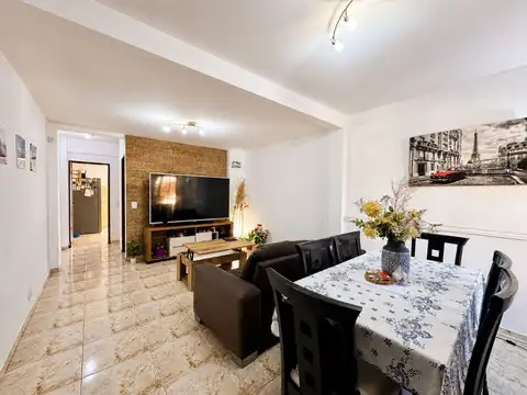 Triplex 4 amb. c/cochera y patio - Ramos Mejía