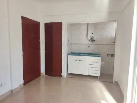 Ecuador 951 e/ Avenida Córdoba y San Luis