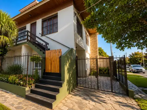 Depto Tipo Casa 6 ambientes con 3 baños