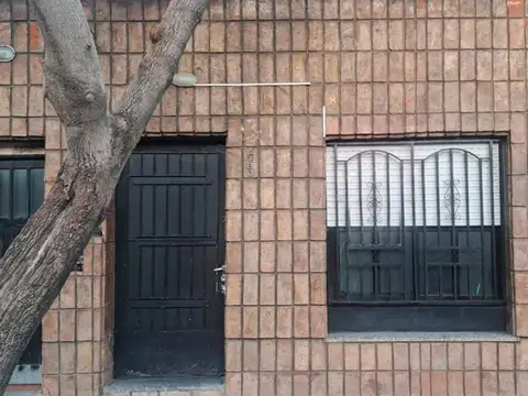 MONOAMBIENTE DE FRENTE PUEYRREDON Y FRAGATA SARMIENTO