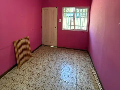 Casa 3 ambientes con 1 baño
