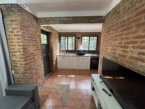 Casa en Alquiler con 2 cocheras