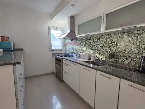 Depto Tipo Casa en Venta en Bernal, USD 147.000