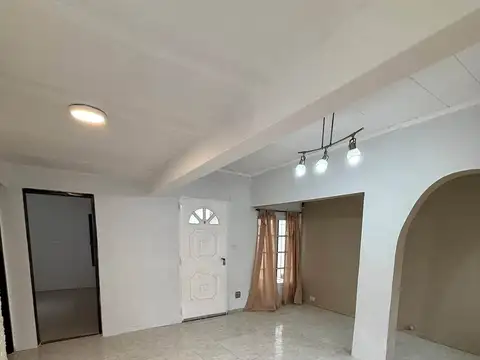 Depto Tipo Casa en Alquiler de 1 dormitorio