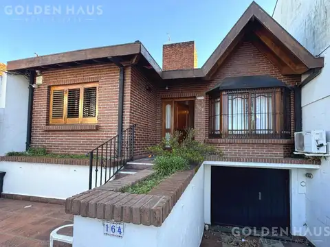 Casa Tipo Chalet de 4 ambientes en Bernal
